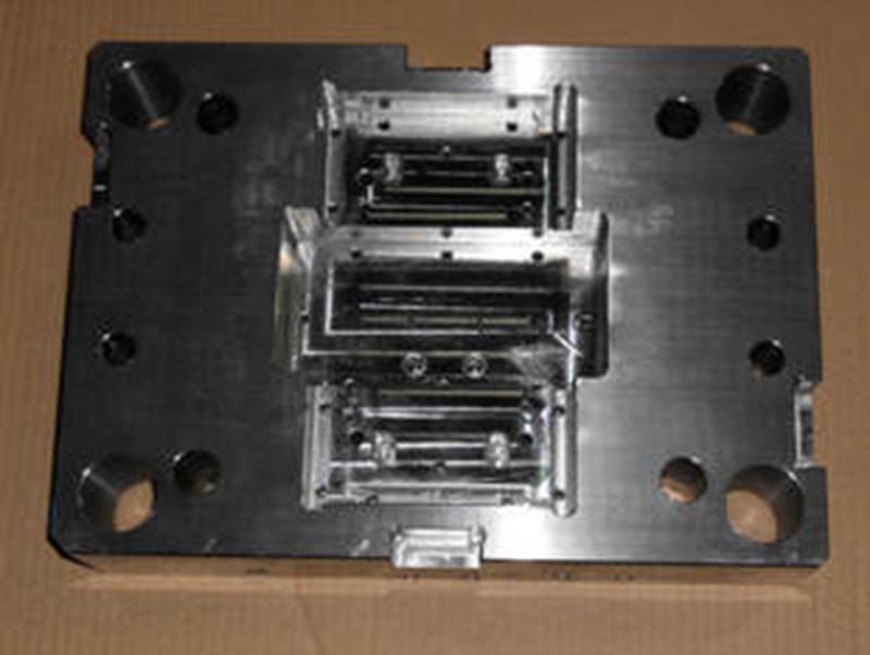 青田精密塑料模-06